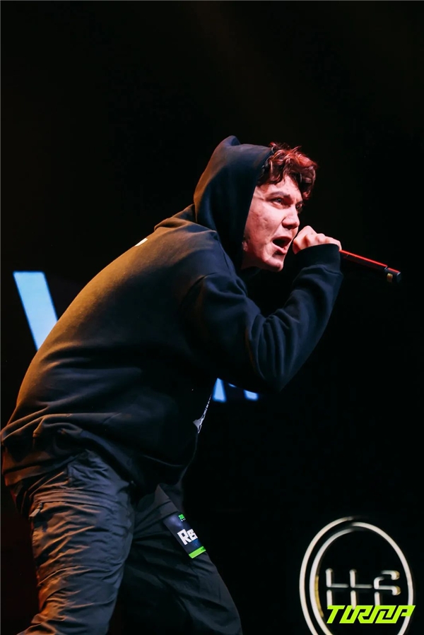 爱游戏官方网站 -曼城训练开放日,清晨止住颓势引欢呼,社区盾在即,数据趋势出现新变化