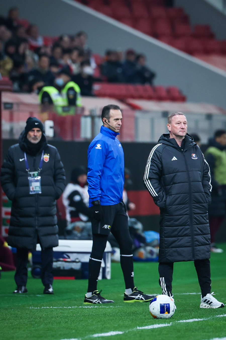 上海久事发布备战花絮；今晨完成体检；欧冠任务艰巨；年轻球员得到机会的简单介绍