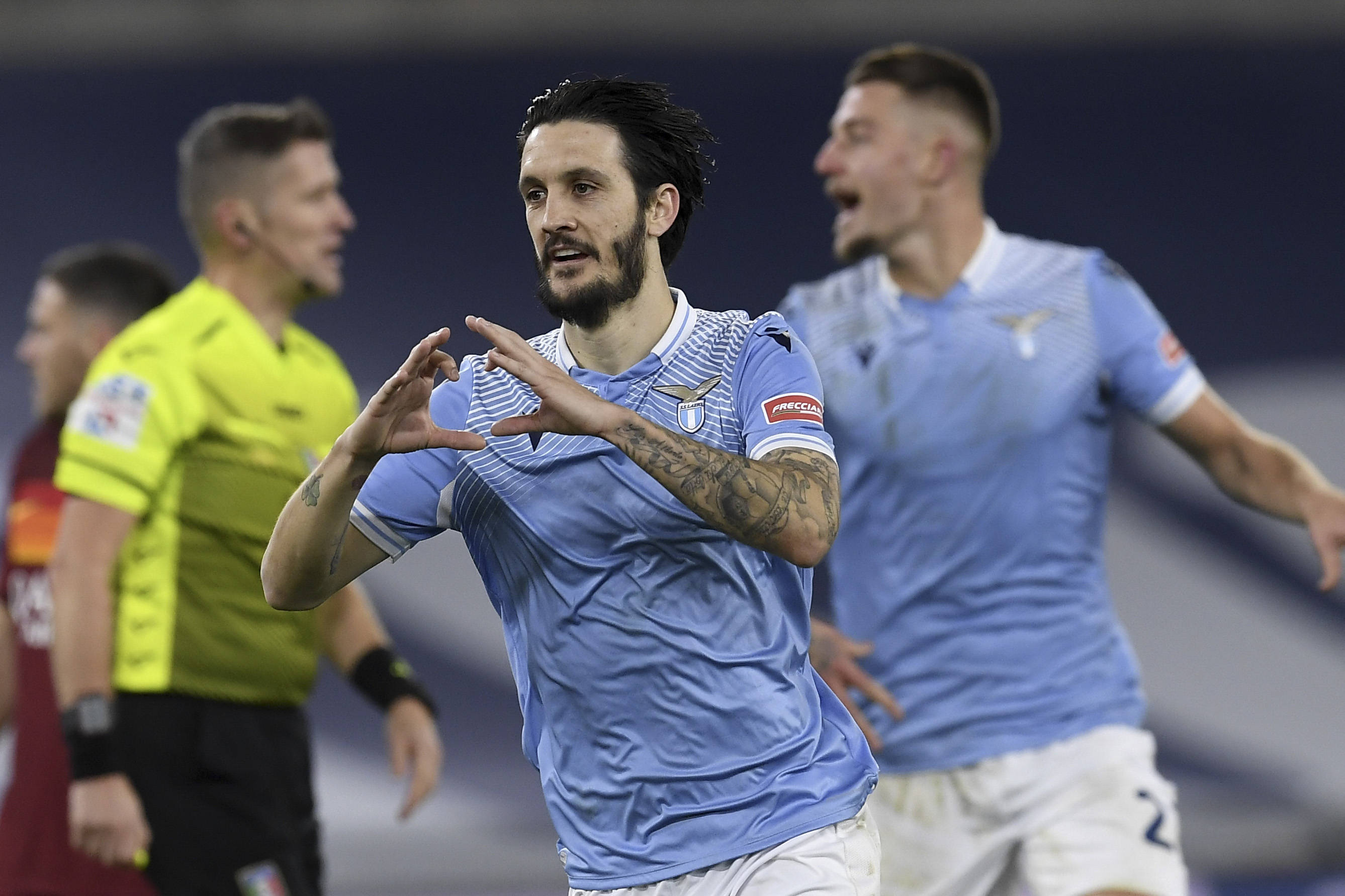 关于赛前突围战来临；法兰克福围绕意大利杯防线松动；球迷炸锅；高层口径保持一致的信息