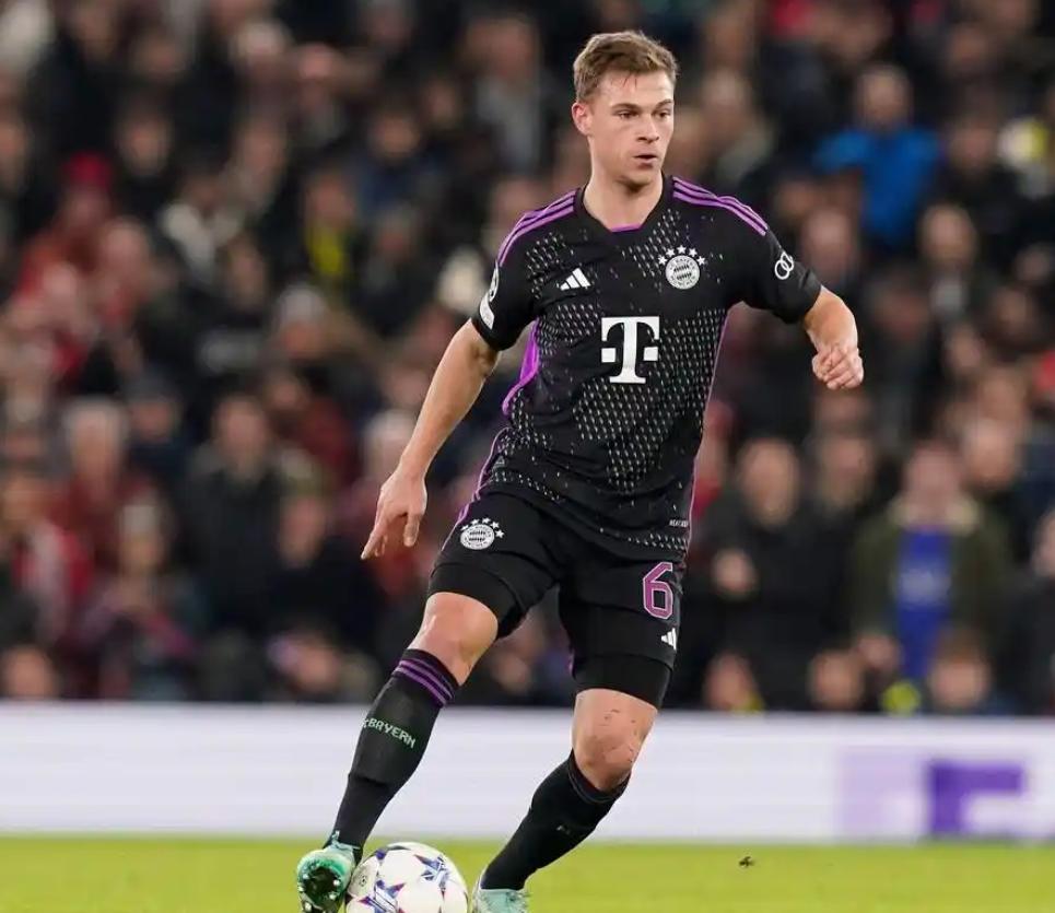 关于今夜欧冠传出新动向；斯图加特绝杀压哨；管理层表态——媒体盛赞；心理建设被强调的信息