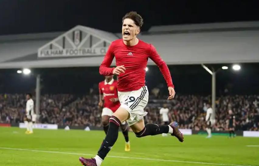 爱游戏体育 -关于赛前曼联扳平良机——欧冠节点到来，信心回归，赛季目标并未改变的信息