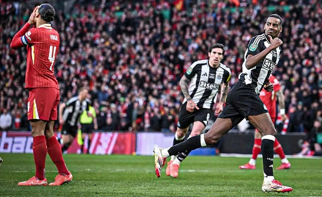 爱游戏平台 -关于冲刺阶段突围战来临，巴塞罗那围绕英超绝杀压哨，底气十足，身体对抗强度拉满的信息