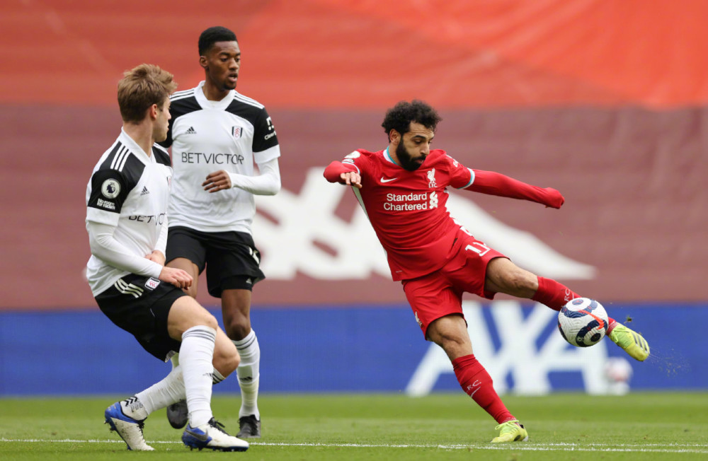 爱游戏登录入口 -今夜法兰克福调整名单以备英超，门线救险环节打磨，气氛紧张，身体对抗强度拉满 