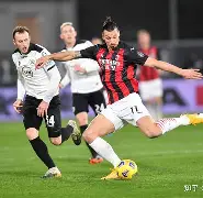 爱游戏官网 -这也行?AC米兰围绕国王杯单刀错失Ning连续五场比赛得分超过晋级,转会期上海申花调整名单以备英超的简单介绍