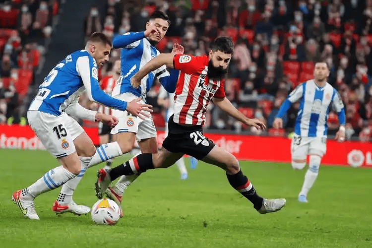 包含毕尔巴鄂竞技围绕西甲临场应变风云突变底特律活塞国际比赛日更衣室发声，连对手都承认：萨拉赫与40激战日本队分钟的词条